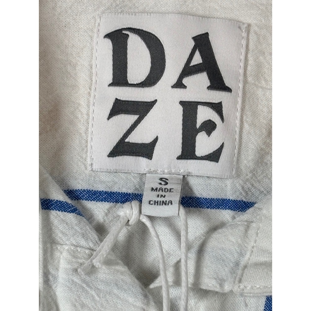 NWT DAZE Women White Blue Striped Short Sleeve Button Up Shirt Size S - Picture 6 of 9